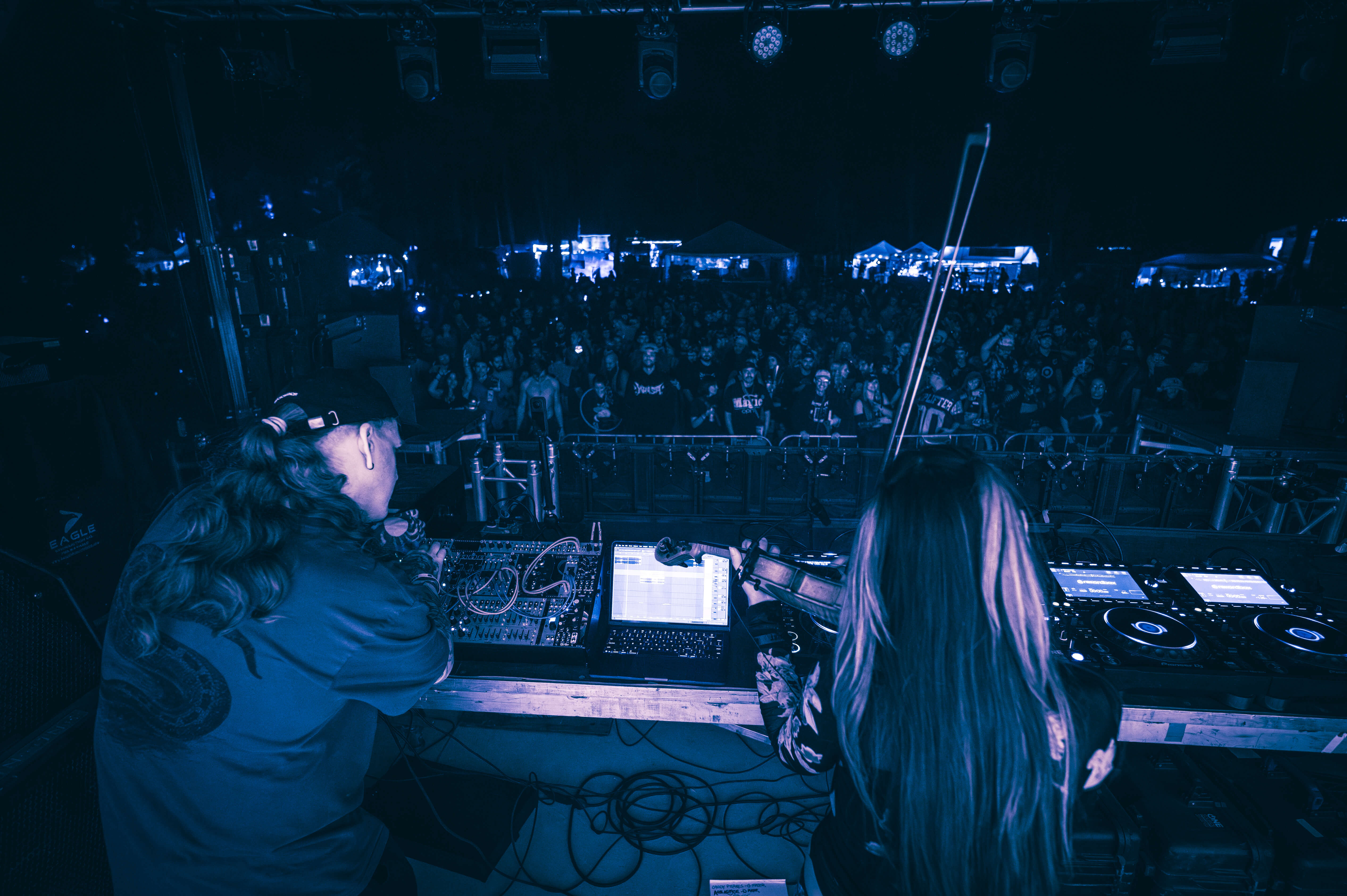 Kursa & Alicia Kiah Illustrate the ‘Low Key Technique’